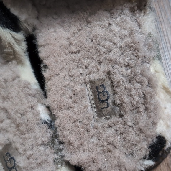 Ugg Fluffita Cali Collage Slipper Beige/Black size 10.0 - Picture 8 of 9